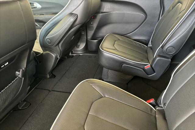 2026 Chrysler Pacifica Limited AWD