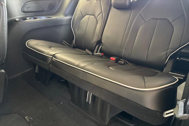 2026 Chrysler Pacifica Limited AWD