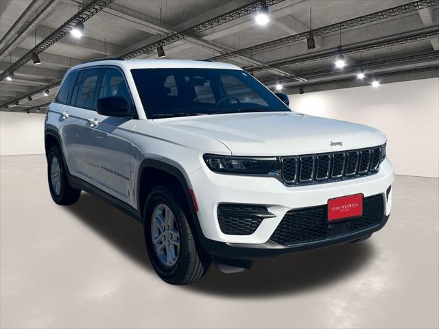 2025 Jeep Grand Cherokee Laredo 4x2