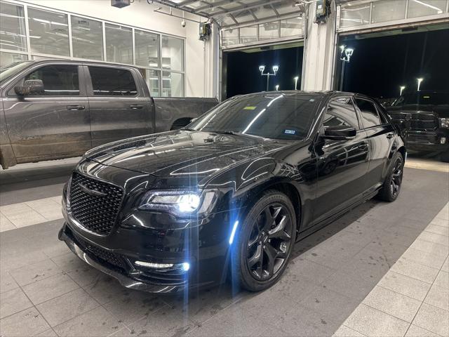 2022 Chrysler 300 Touring L