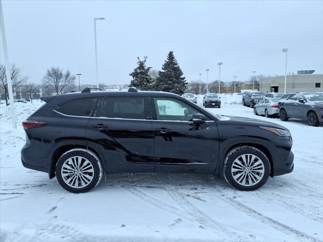 Used 2025 Toyota Highlander Platinum with VIN 5TDKDRBH0SS581603 for sale in Burnsville, Minnesota