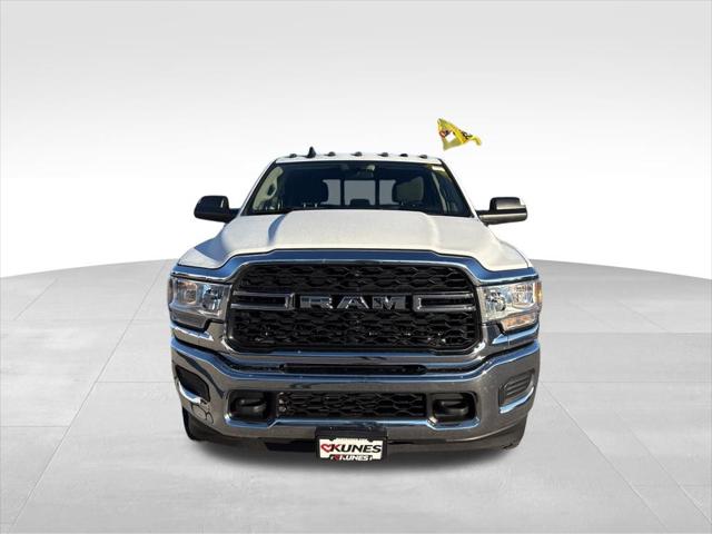 2020 RAM 3500 Tradesman Crew Cab 4x4 8 Box 2020 RAM 3500 Tradesman Crew Cab 4x4 8 Box
