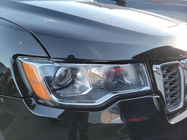 2017 Jeep Grand Cherokee Laredo 4x4