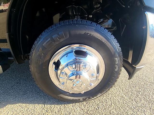 2020 RAM 3500 Big Horn Crew Cab 4x4 8 Box 2020 RAM 3500 Big Horn Crew Cab 4x4 8 Box