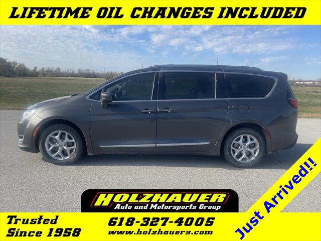 2017 Chrysler Pacifica Touring-L Plus 2017 Chrysler Pacifica Touring-L Plus