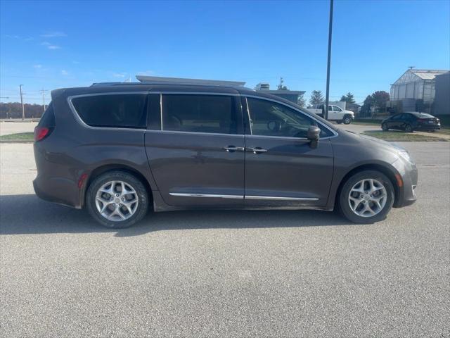2017 Chrysler Pacifica Touring-L Plus 2017 Chrysler Pacifica Touring-L Plus