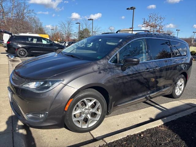 2017 Chrysler Pacifica Touring-L Plus