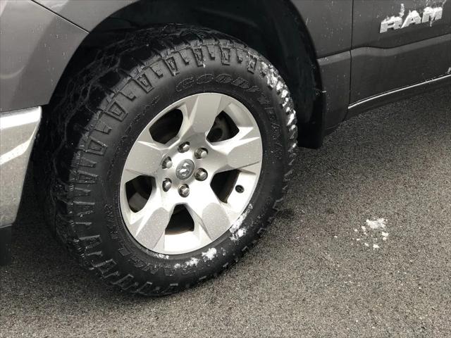 2019 RAM 1500 Big Horn/Lone Star Crew Cab 4x4 57 Box 2019 RAM 1500 Big Horn/Lone Star Crew Cab 4x4 57 Box