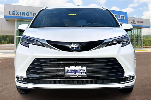 2025 Toyota Sienna Platinum 2025 Toyota Sienna Platinum