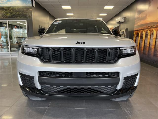 2023 Jeep Grand Cherokee L Altitude 4x4 2023 Jeep Grand Cherokee L Altitude 4x4