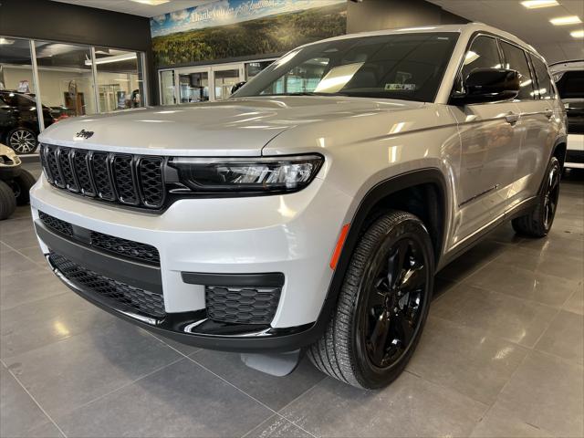 2023 Jeep Grand Cherokee L Altitude 4x4 2023 Jeep Grand Cherokee L Altitude 4x4