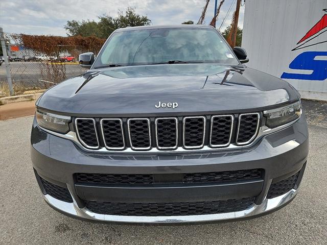 2022 Jeep Grand Cherokee L Laredo 4x4 2022 Jeep Grand Cherokee L Laredo 4x4
