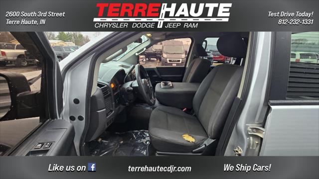 2012 Nissan Titan SV