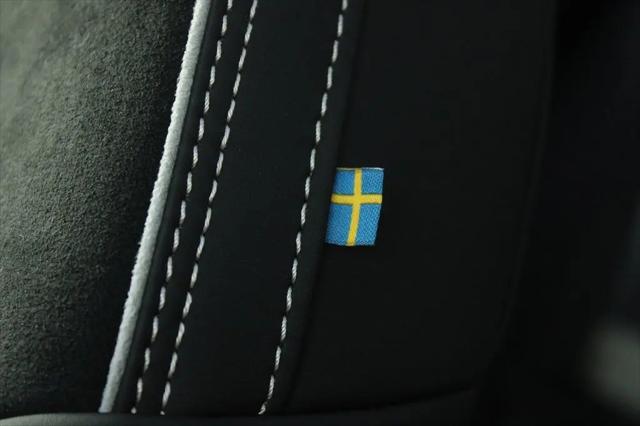 2026 Volvo XC40 Black Edition Ultra, B5 AWD Gas (mild hybrid)