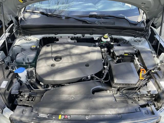2026 Volvo XC40 Black Edition Ultra, B5 AWD Gas (mild hybrid)