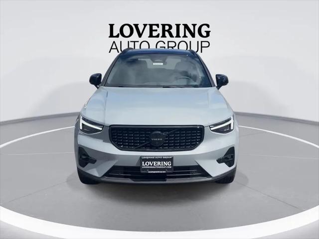 2026 Volvo XC40 Black Edition Ultra, B5 AWD Gas (mild hybrid)