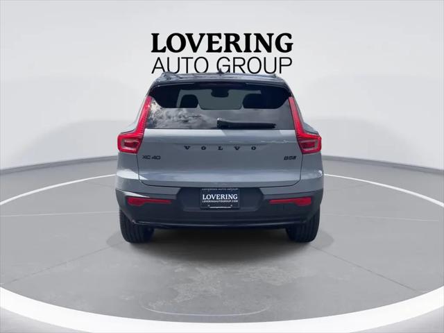 2026 Volvo XC40 Black Edition Ultra, B5 AWD Gas (mild hybrid)