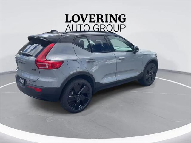 2026 Volvo XC40 Black Edition Ultra, B5 AWD Gas (mild hybrid)