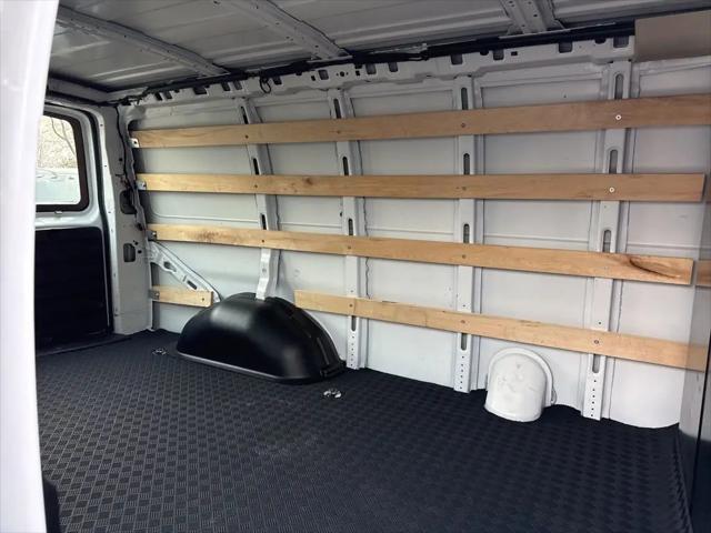 2024 GMC Savana Cargo RWD 2500 Regular Wheelbase Work Van