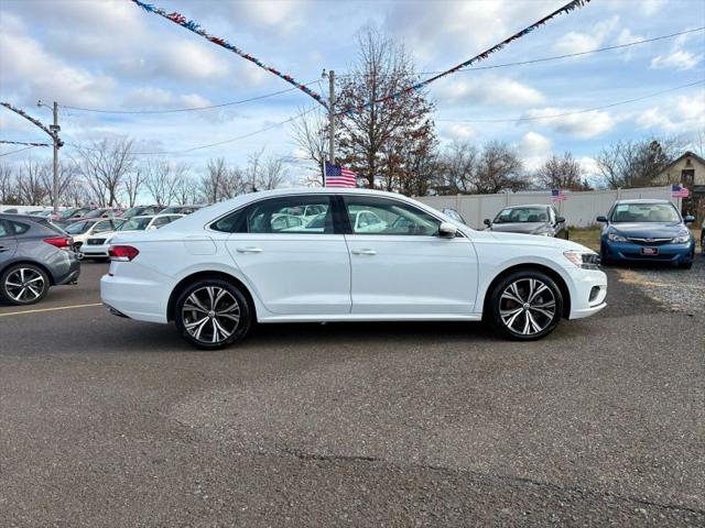 2022 Volkswagen Passat 2.0T SE