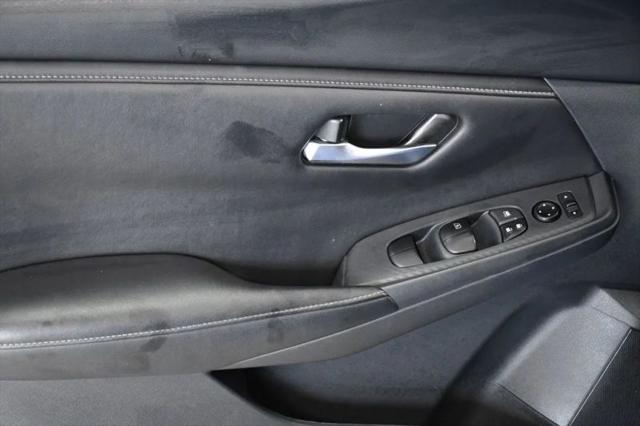 2024 Nissan Sentra SV Xtronic CVT