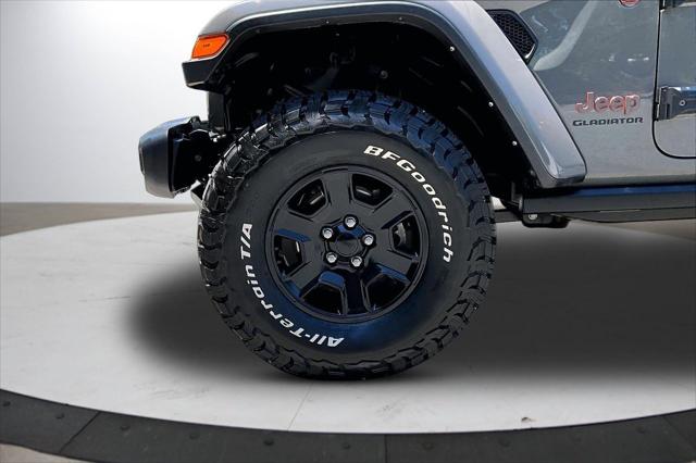 2022 Jeep Gladiator Sport