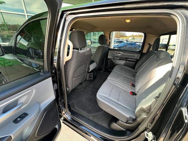 2020 Ram 1500 Big Horn Crew Cab 4x4 5'7" Box