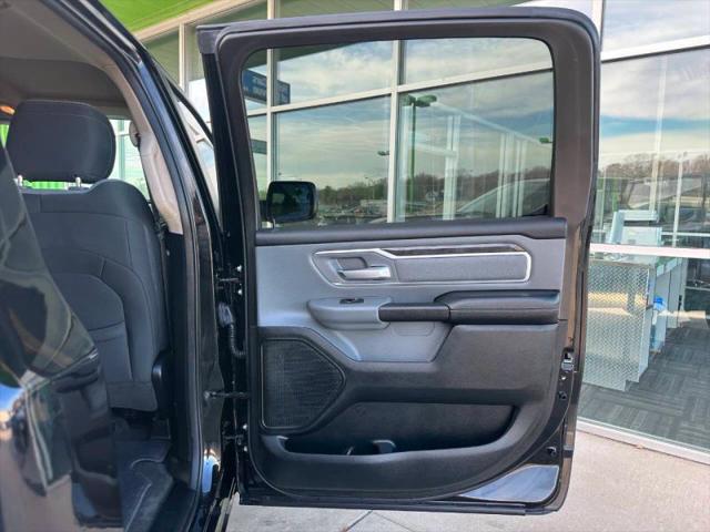 2020 Ram 1500 Big Horn Crew Cab 4x4 5'7" Box