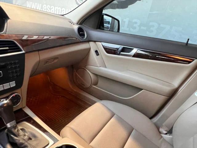 2012 Mercedes-Benz C-CLASS C 300 Luxury 4MATIC
