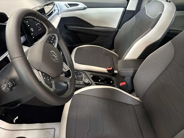 2026 Volkswagen Taos SE