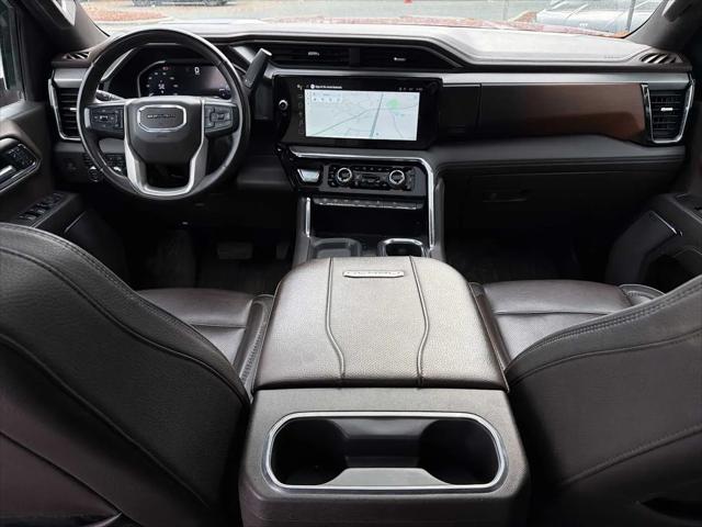 2024 GMC Sierra 2500HD 4WD Crew Cab Standard Bed Denali