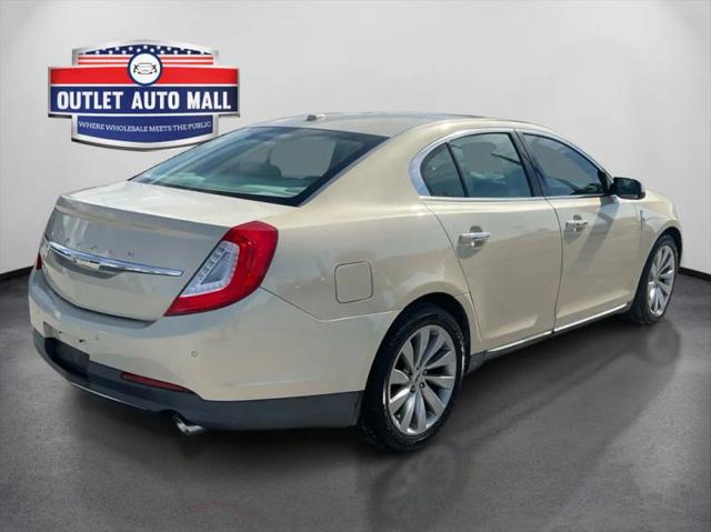 2016 Lincoln MKS Base