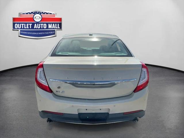 2016 Lincoln MKS Base