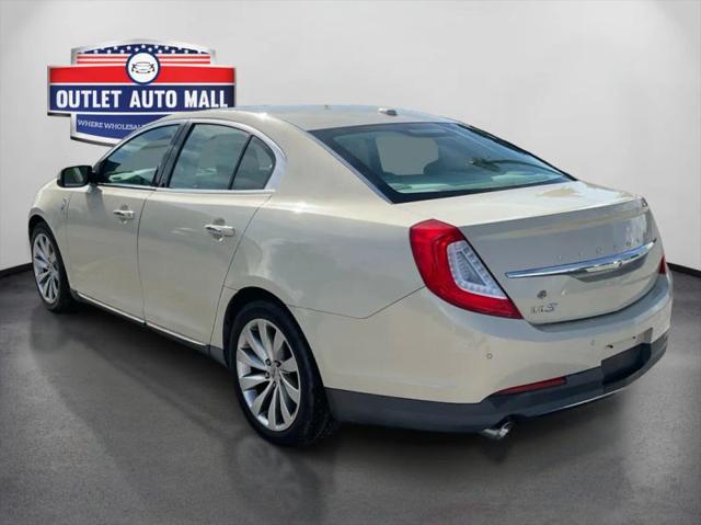 2016 Lincoln MKS Base