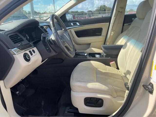 2016 Lincoln MKS Base