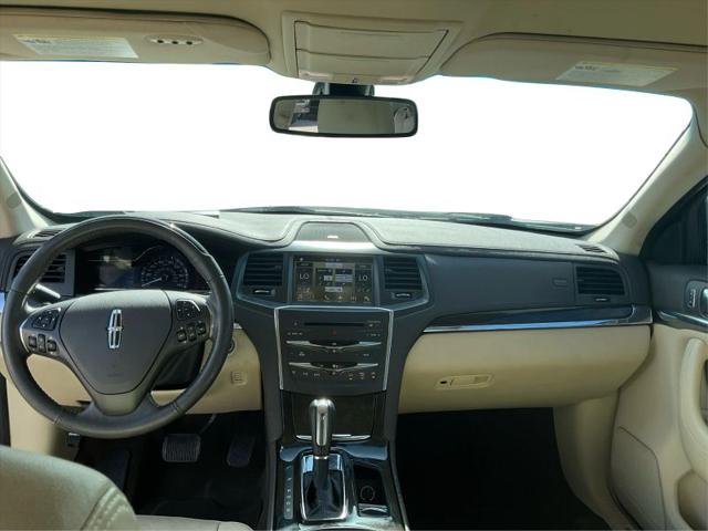 2016 Lincoln MKS Base