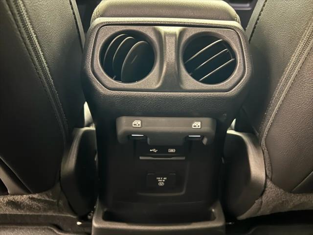 2020 Jeep Wrangler Sahara Altitude 4x4