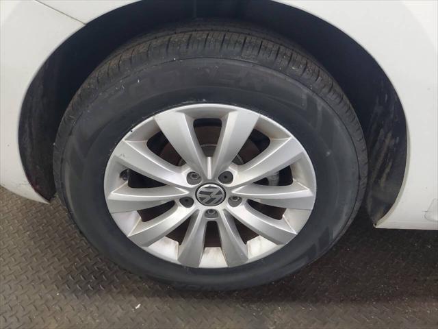 2016 Volkswagen Beetle 1.8T Fleet Edition