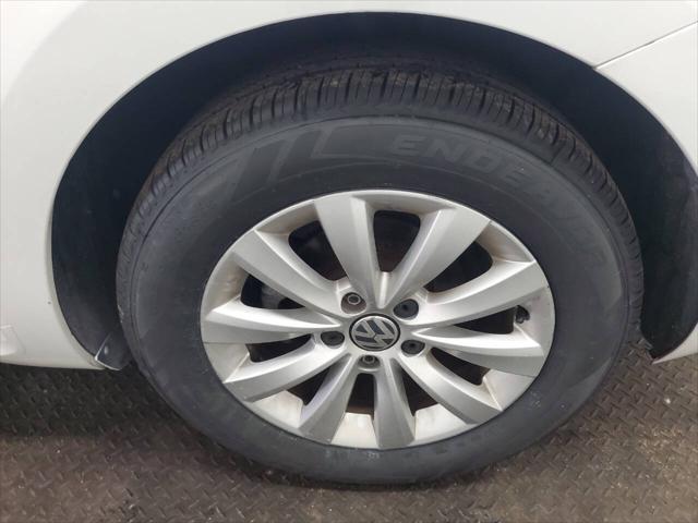 2016 Volkswagen Beetle 1.8T Fleet Edition