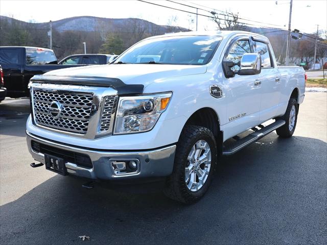 2017 Nissan TITAN XD SL Gas