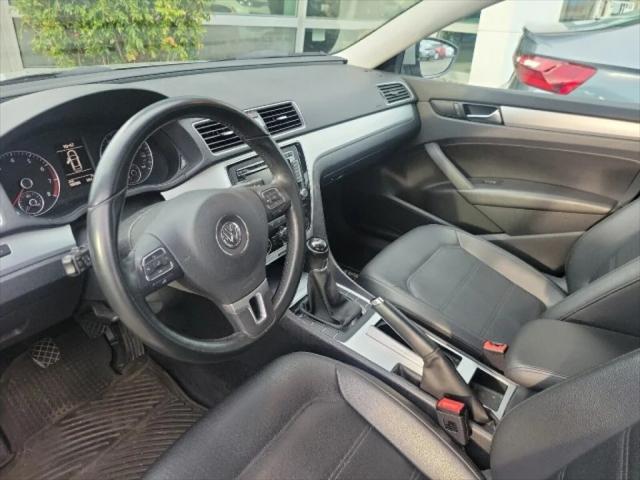 2012 Volkswagen Passat 2.5L SE 2012 Volkswagen Passat 2.5L SE