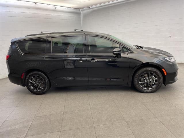 2025 Chrysler Pacifica PACIFICA SELECT