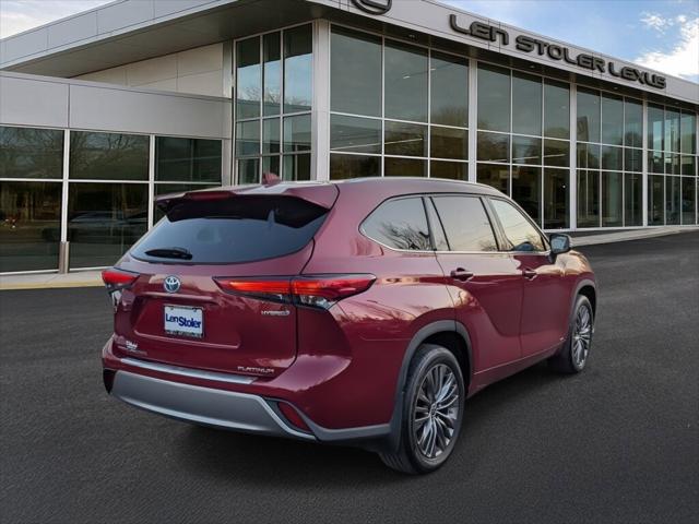 2022 Toyota Highlander Hybrid Platinum 2022 Toyota Highlander Hybrid Platinum