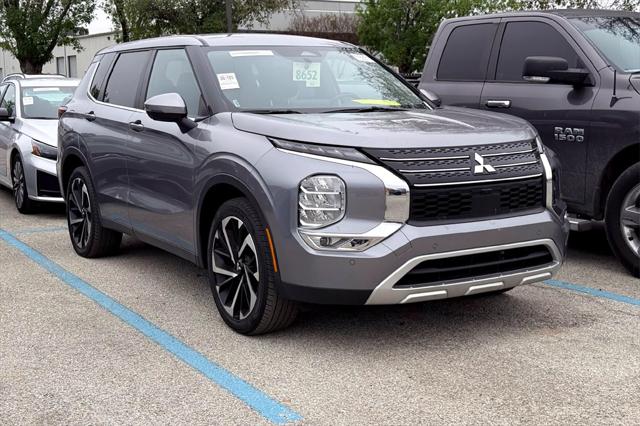 2024 Mitsubishi Outlander SE Black Edition w/Pano Roof S-AWC 2024 Mitsubishi Outlander SE Black Edition w/Pano Roof S-AWC