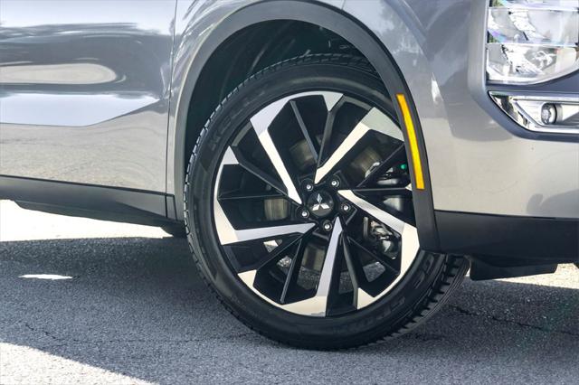 2024 Mitsubishi Outlander SE Black Edition w/Pano Roof