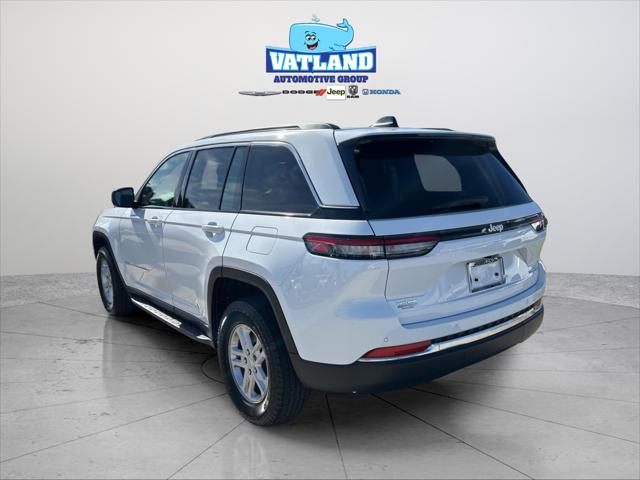 2025 Jeep Grand Cherokee Laredo 4x2