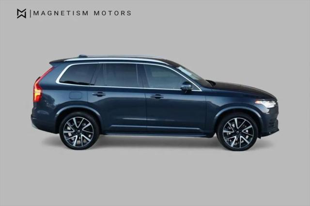 2022 Volvo XC90 T6 Momentum 7 Passenger