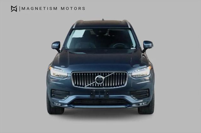 2022 Volvo XC90 T6 Momentum 7 Passenger