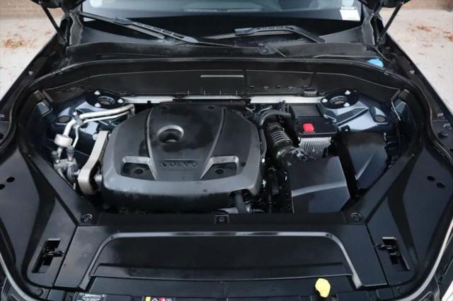 2022 Volvo XC90 T6 Momentum 7 Passenger