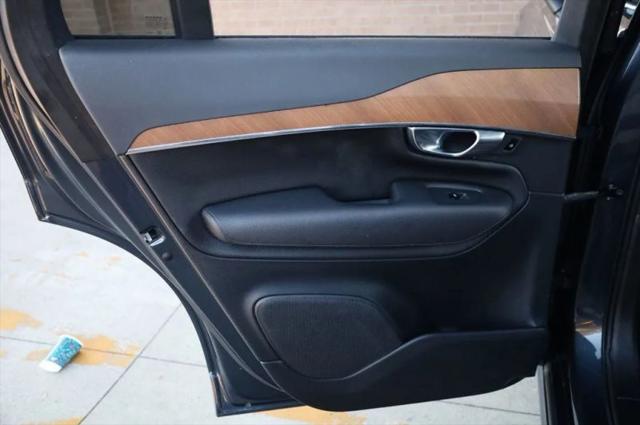2022 Volvo XC90 T6 Momentum 7 Passenger